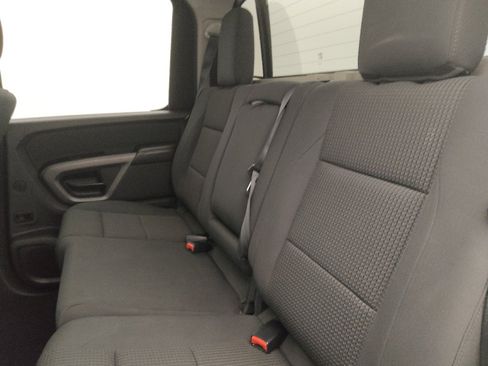 Used 2015 Nissan Titan SV w/ SV Value Truck Package RWD image 18