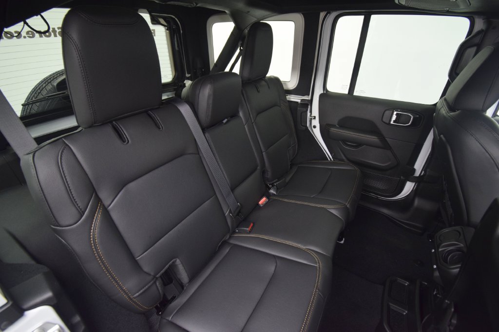 New 2026 Jeep Wrangler Unlimited Sahara AWD/4WD image 18