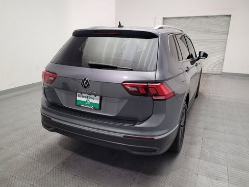 Used 2023 Volkswagen Tiguan SE w/ Panoramic Sunroof Package FWD image 7