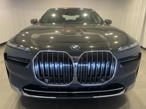 New 2026 BMW i7 xDrive60 AWD/4WD image 2