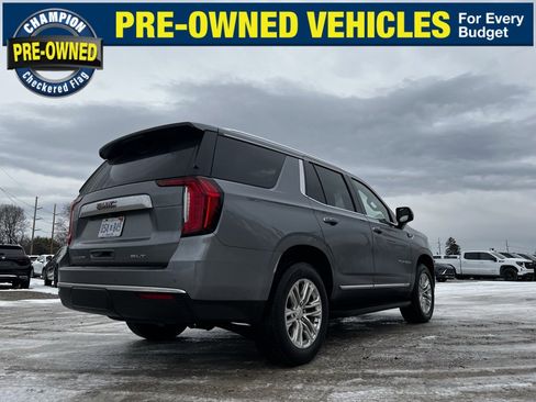 Used 2022 GMC Yukon SLT w/ SLT Premium Package image 9