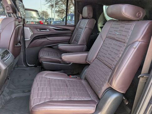 Used 2024 Cadillac Escalade ESV Sport Platinum w/ Heavy-Duty Trailer Package image 26