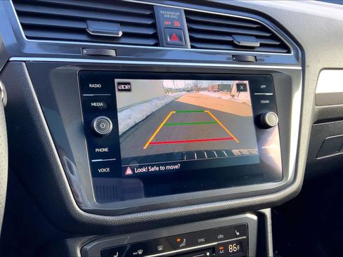 Used 2024 Volkswagen Tiguan SE R-Line image 28