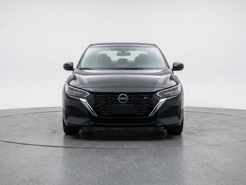 Used 2025 Nissan Sentra SV FWD image 2