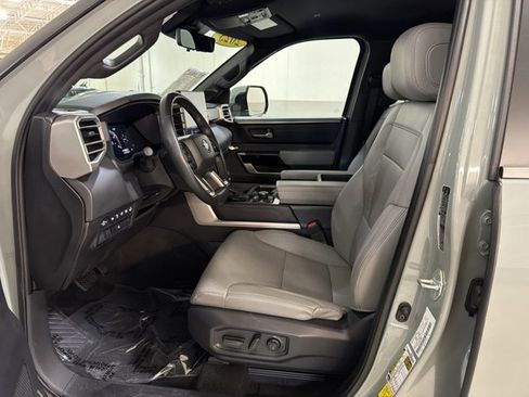 Used 2025 Toyota Tundra Limited AWD/4WD image 15