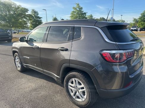 Used 2020 Jeep Compass Sport image 7