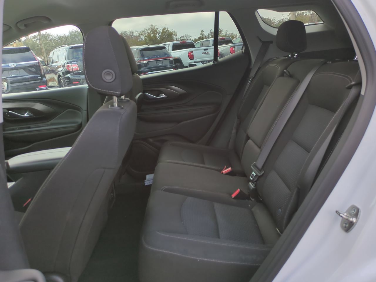 Used 2024 GMC Terrain SLE AWD/4WD image 14