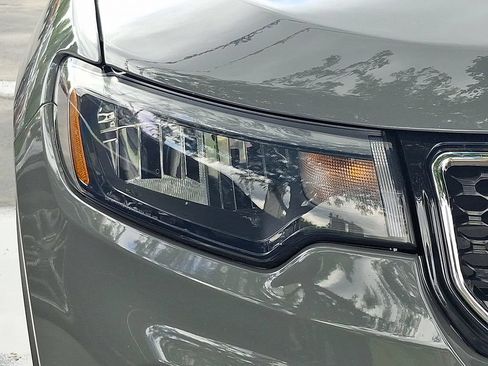 Used 2023 Jeep Compass Limited AWD/4WD image 3