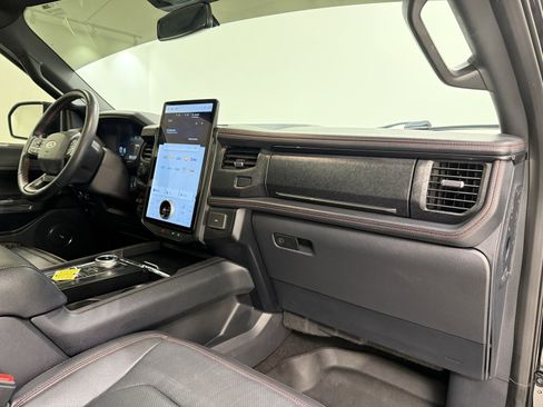 Used 2023 Ford Expedition Limited image 38