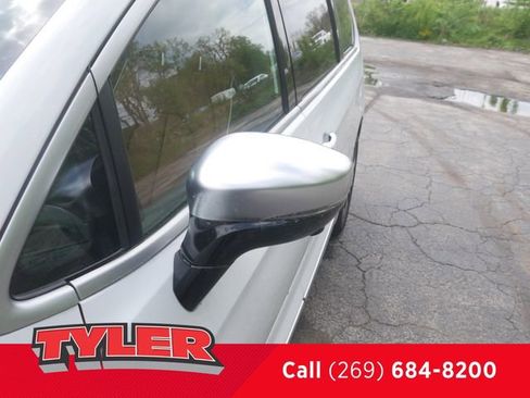 New 2026 Chrysler Pacifica Pinnacle w/ Trailer Tow Group AWD/4WD image 11