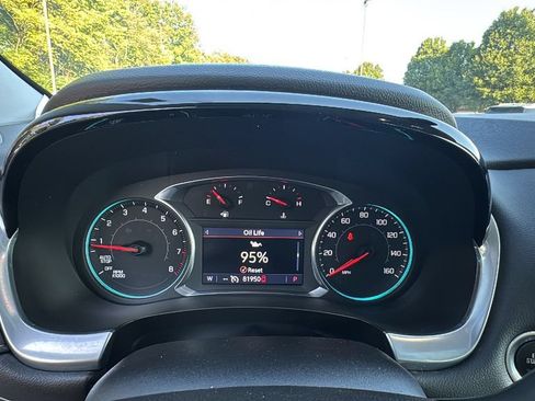Used 2021 Chevrolet Traverse LT FWD image 18