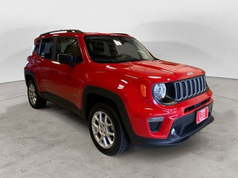 Used 2022 Jeep Renegade Latitude image 9