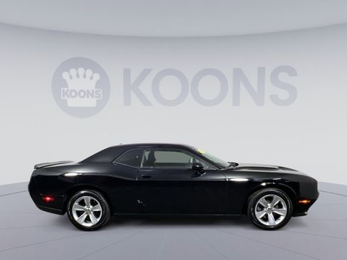 Used 2021 Dodge Challenger SXT image 8