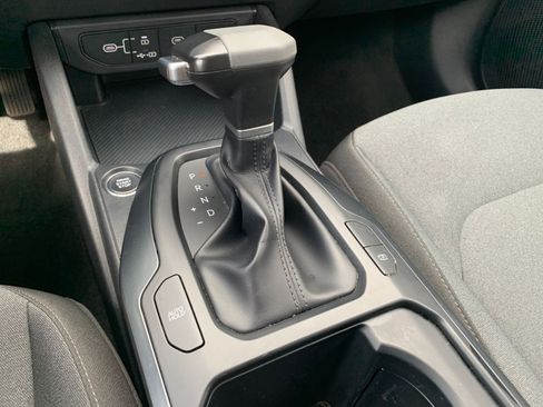 Used 2025 Kia K4 LXS image 40