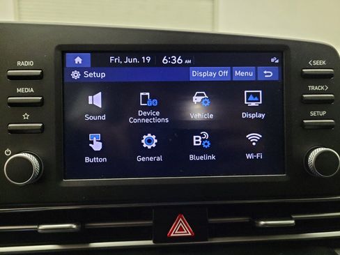 Used 2022 Hyundai Elantra SEL w/ Preferred Accessory Package FWD image 25