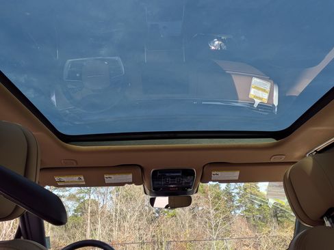 New 2026 Land Rover Range Rover SE image 25