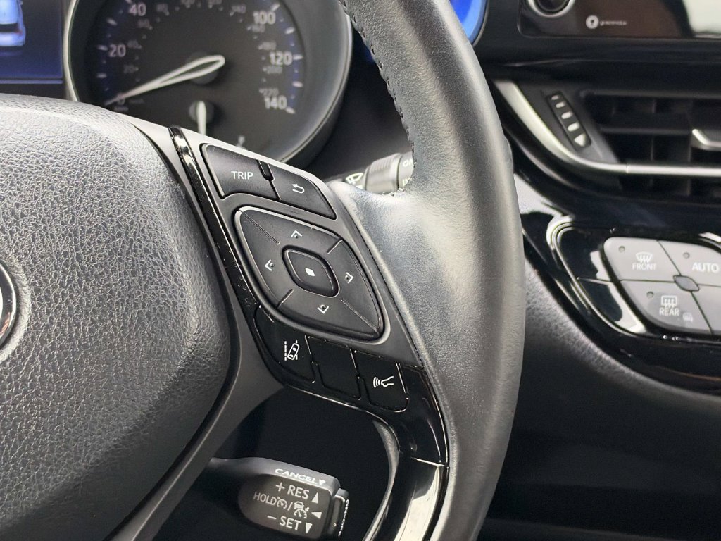 Used 2021 Toyota C-HR XLE FWD image 14
