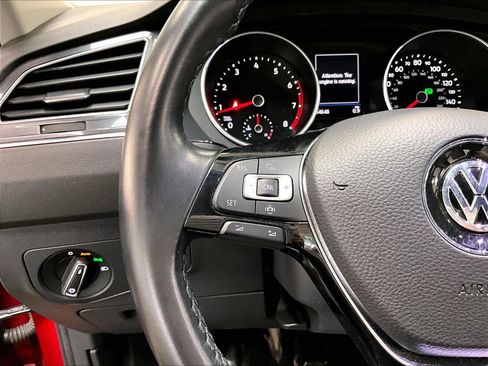 Used 2019 Volkswagen Tiguan SE w/ Panoramic Sunroof Package image 20