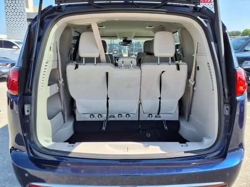 Used 2020 Chrysler Pacifica Touring-L Plus w/ Tire & Wheel Group FWD image 20