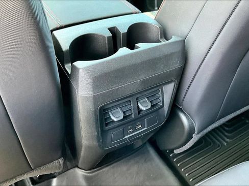 Used 2025 Chevrolet Colorado Z71 w/ Technology Package AWD/4WD image 13