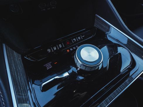 Used 2022 Jeep Wagoneer Series II image 30