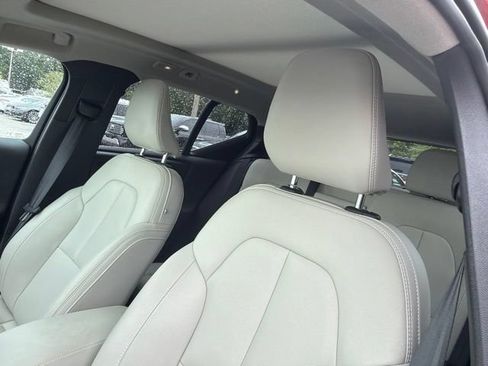 Used 2024 Volvo XC40 B5 Plus AWD/4WD image 7