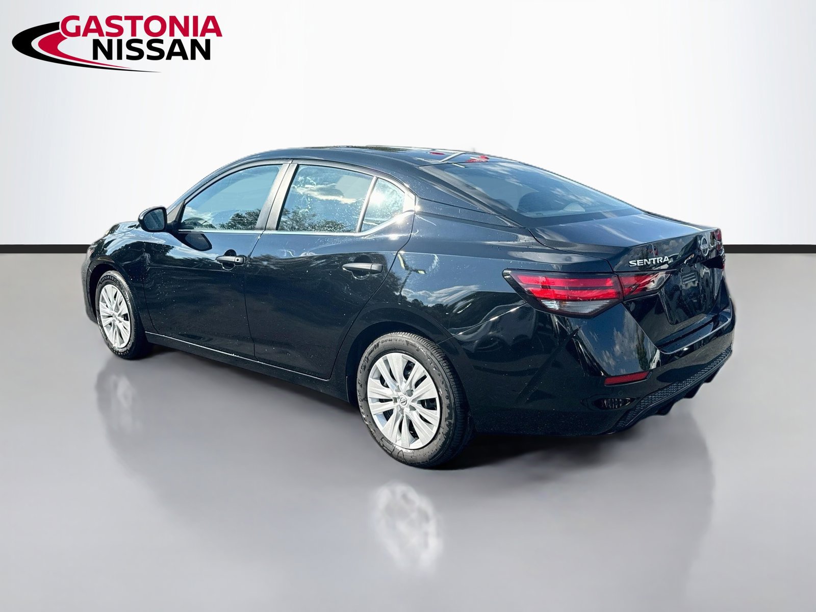Used 2025 Nissan Sentra S FWD image 6