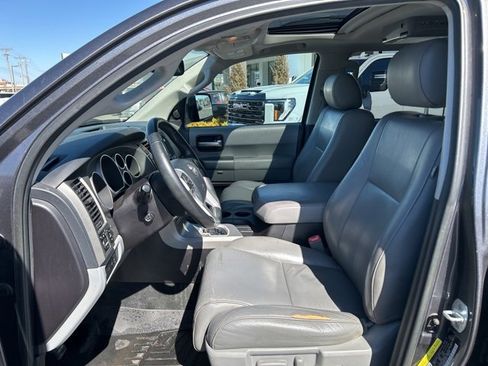 Used 2016 Toyota Sequoia Limited w/ Safety & Convenience Package image 20