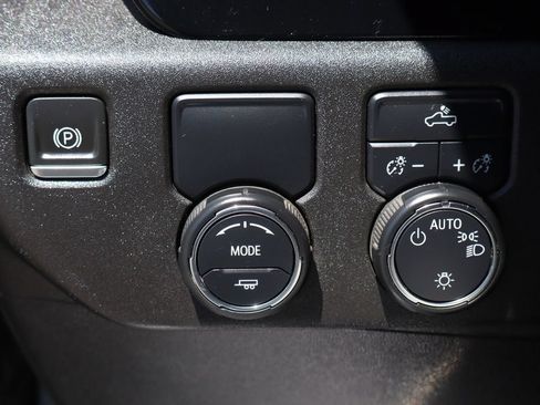 Used 2024 Chevrolet Silverado 1500 LT RWD image 24