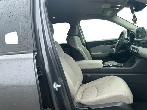 Used 2023 Honda Pilot LX image 15