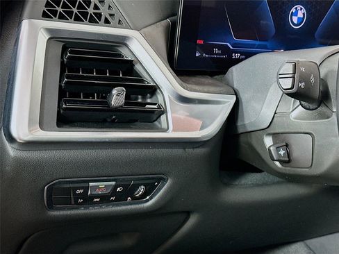 Used 2023 BMW X7 xDrive40i w/ Premium Package image 10