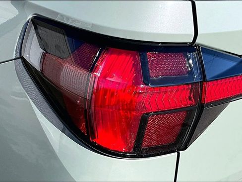 Used 2024 Hyundai Santa Cruz Limited image 31