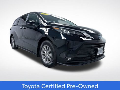 Certified 2025 Toyota Sienna XLE w/ XLE Plus Package AWD/4WD image 1