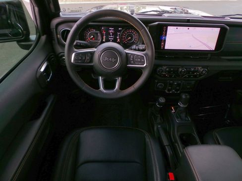 Used 2024 Jeep Wrangler Unlimited Sahara w/ Technology Group AWD/4WD image 17