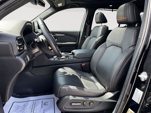Certified 2025 Honda Pilot TrailSport image 7