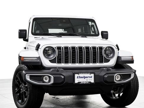 Used 2025 Jeep Wrangler Unlimited Sahara AWD/4WD image 3