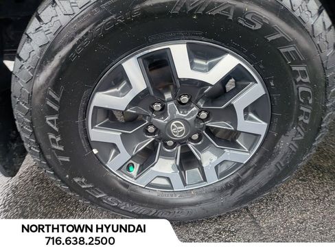 Used 2023 Toyota Tacoma TRD Off-Road image 43