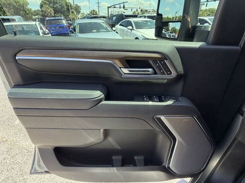 Certified 2025 Chevrolet Silverado 2500 High Country w/ Technology Package AWD/4WD image 22