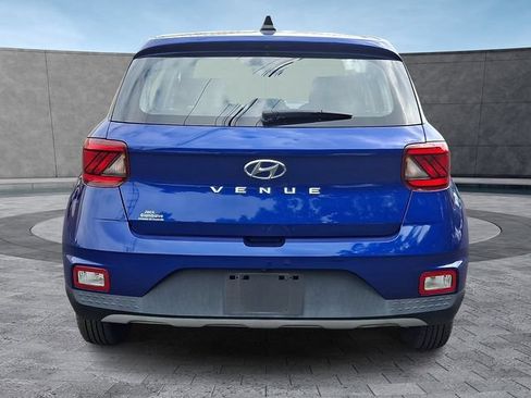 Certified 2022 Hyundai Venue SE FWD image 9