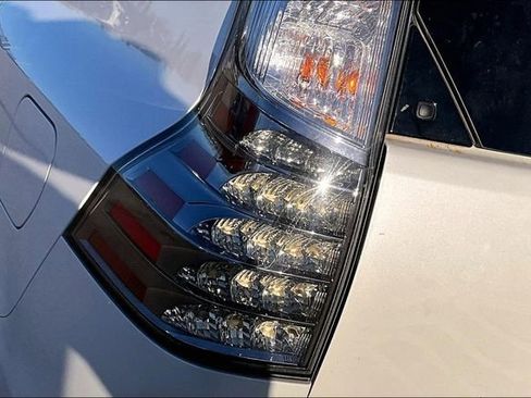 Used 2021 Lexus GX 460 Premium w/ Premium Package image 31