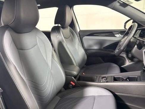 New 2026 Volkswagen Tiguan SE R-Line image 12