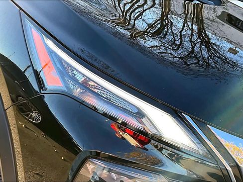 Used 2023 Nissan Rogue S image 26