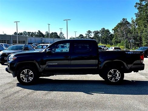 Used 2019 Toyota Tacoma TRD Sport image 5