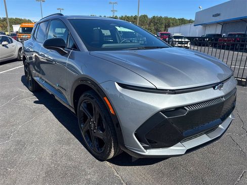 New 2025 Chevrolet Equinox EV RS image 4