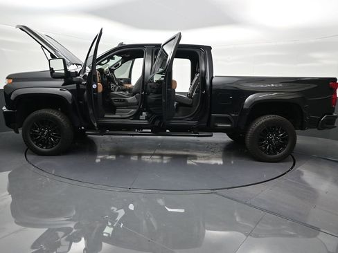 Used 2022 Chevrolet Silverado 2500 High Country w/ Z71 Off-Road Package image 33