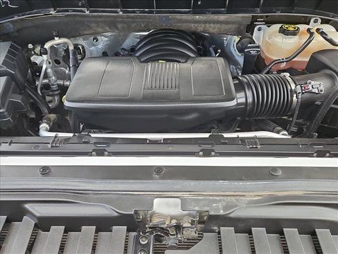 Used 2022 Chevrolet Silverado 1500 LT w/ Convenience Package II AWD/4WD image 21
