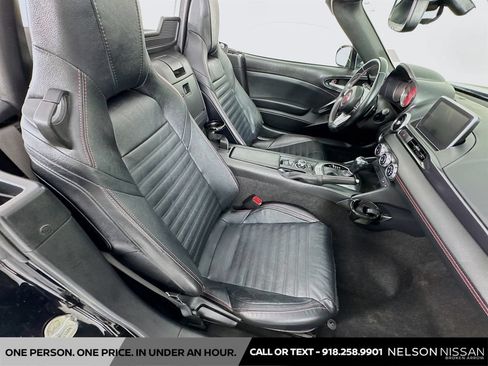Used 2018 FIAT 124 Spider Abarth w/ Convenience Group RWD image 25