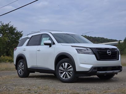 New 2025 Nissan Pathfinder SL