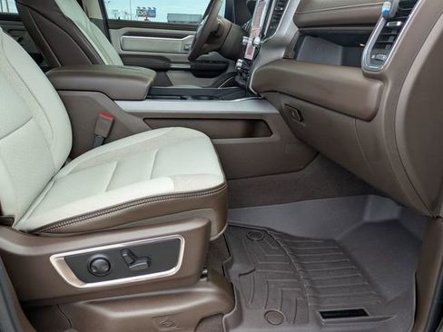 Used 2025 RAM 1500 Laramie image 31
