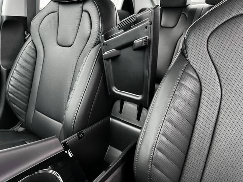 New 2025 Hyundai Elantra Limited image 18